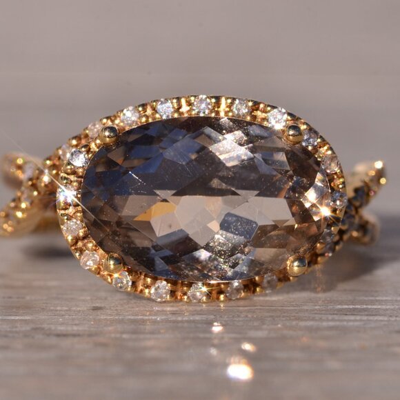 Smokey Quartz and natural Diamond Ring in Yellow Gold